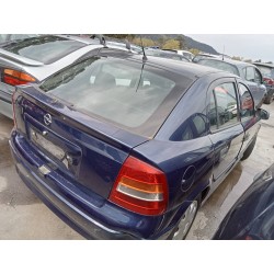 opel astra g berlina del año 2000