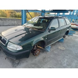 skoda octavia berlina (1u2) del año 2001