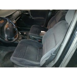 opel vectra b berlina del año 1950