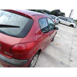 peugeot 206 berlina del año 2002