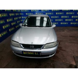 opel vectra b berlina del año 2000