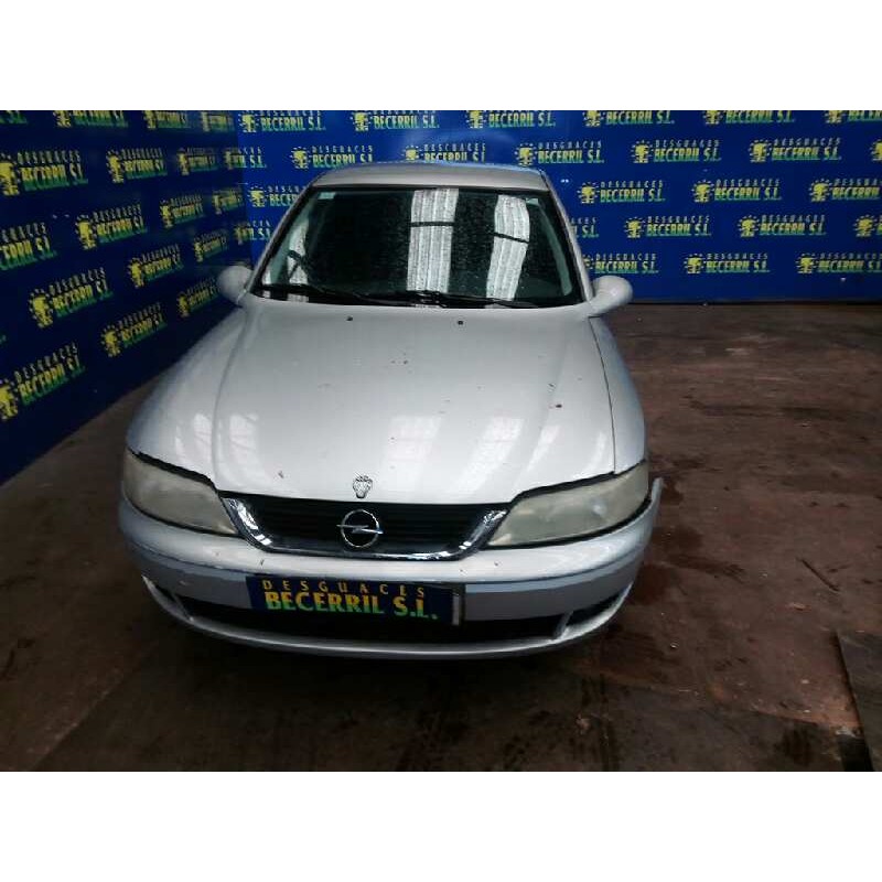 opel vectra b berlina del año 2000