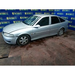 opel vectra b berlina del año 2000