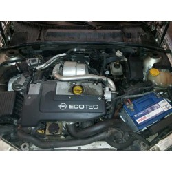 opel vectra b berlina del año 2000