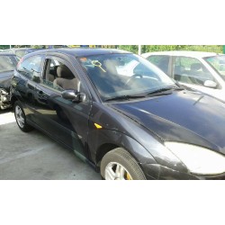 ford focus berlina (cak) del año 2000