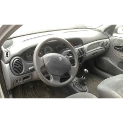 renault megane i fase 2 berlina (ba0) del año 2000