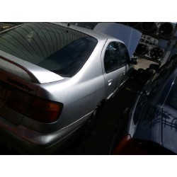 nissan primera berlina (p11) del año 1998