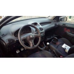peugeot 206 berlina del año 2000