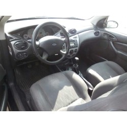 ford focus berlina (cak) del año 2001