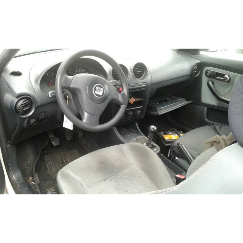 seat ibiza (6l1) del año 2003