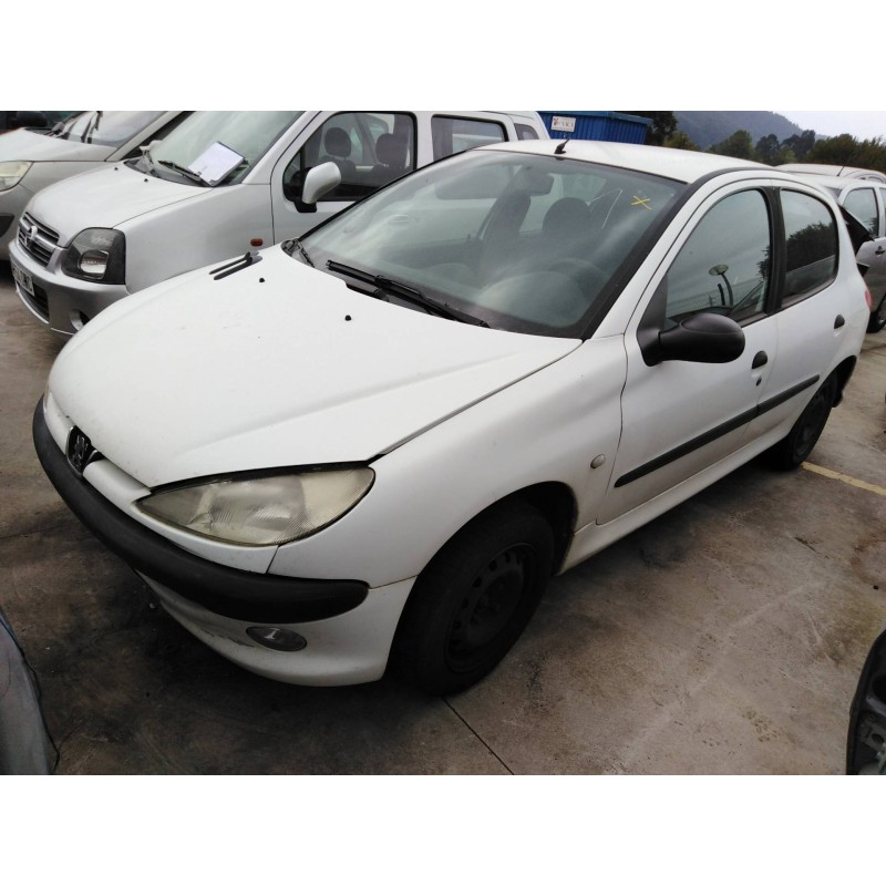 peugeot 206 berlina del año 2000