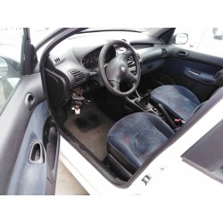 peugeot 206 berlina del año 2000