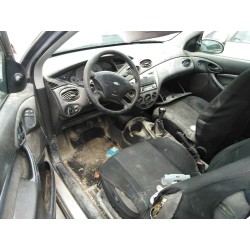 ford focus berlina (cak) del año 2001