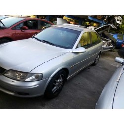 opel vectra b berlina del año 2000