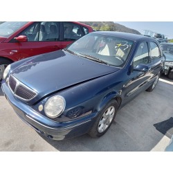 lancia lybra berlina del año 2001