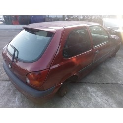 ford fiesta berlina (dx) del año 2001