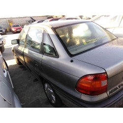 opel astra f berlina del año 1993