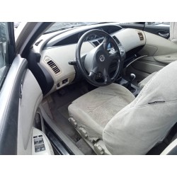 nissan primera berlina (p12) del año 2004