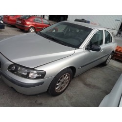 volvo s60 berlina del año 2001