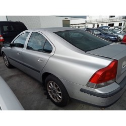volvo s60 berlina del año 2001