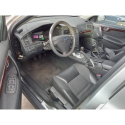 volvo s60 berlina del año 2001