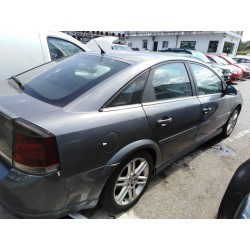 opel vectra c berlina del año 2004
