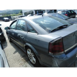 opel vectra c berlina del año 2004