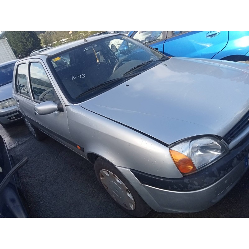 ford fiesta berlina (dx) del año 2002