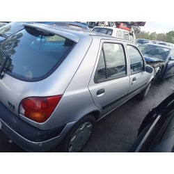 ford fiesta berlina (dx) del año 2002