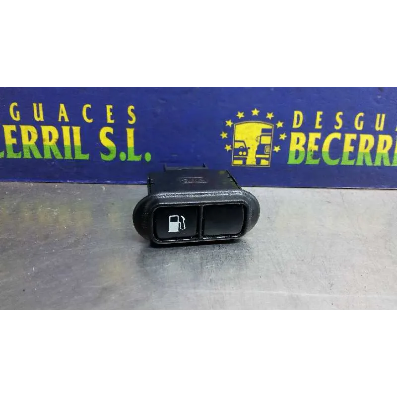 Recambio de pulsador para kia carnival ii 2.9 cdri ex referencia OEM IAM   