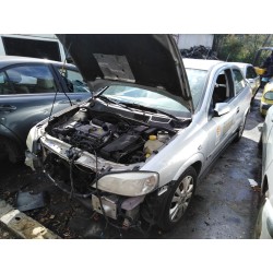 opel astra g berlina del año 2000
