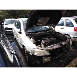 opel astra g berlina del año 2000