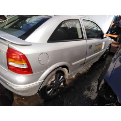 opel astra g berlina del año 2000