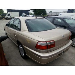 opel omega b del año 2000