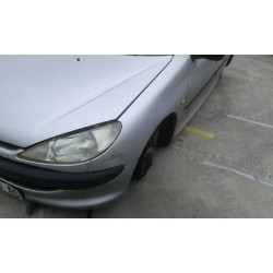 peugeot 206 berlina del año 2000