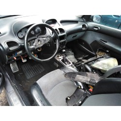 peugeot 206 berlina del año 2001
