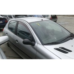 peugeot 206 berlina del año 2000