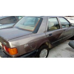 ford sierra berlina del año 1988