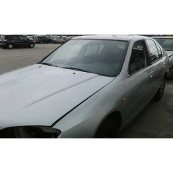 nissan primera berlina (p11) del año 2001