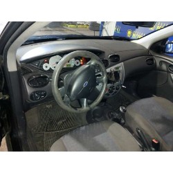 ford focus berlina (cak) del año 2001