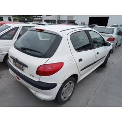 peugeot 206 berlina del año 2001