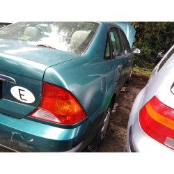 ford focus berlina (cak) del año 2000