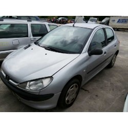 peugeot 206 berlina del año 2002