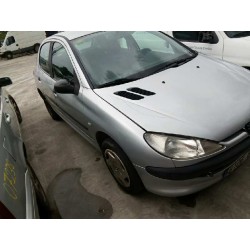 peugeot 206 berlina del año 2002