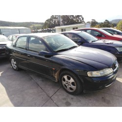 opel vectra b berlina del año 2000