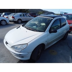 peugeot 206 berlina del año 2001