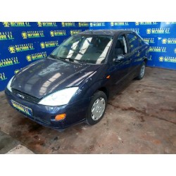 ford focus berlina (cak) del año 2000