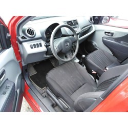 nissan pixo (uao) del año 2001