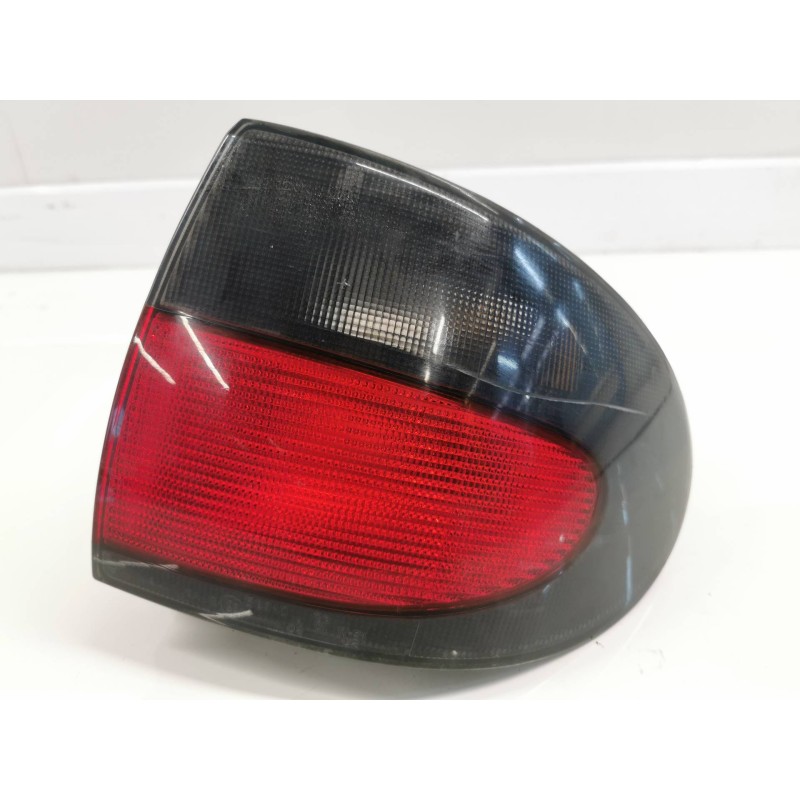 Recambio de piloto trasero derecho para renault megane i classic (la0) 1.6e rn referencia OEM IAM Recambio de piloto trasero derecho para renault megane i classic (la0) 1.6e rn referencia OEM IAM