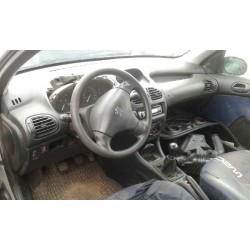 peugeot 206 berlina del año 2002